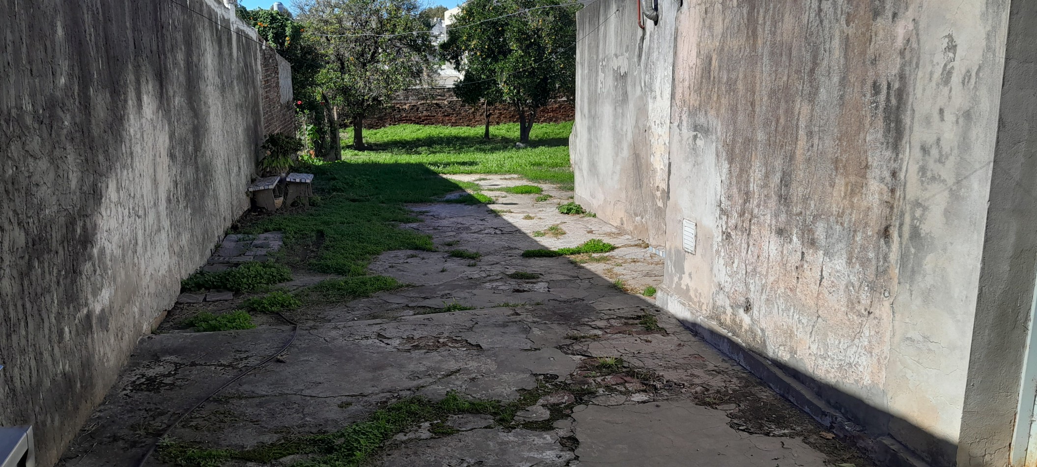 PROPIEDAD A RECICLAR CON TERRENO AMPLIO CALLE SAN MARTIN 169