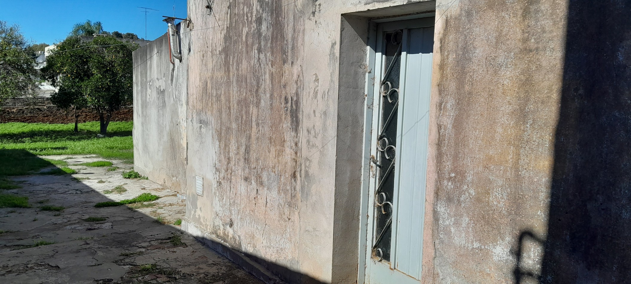 PROPIEDAD A RECICLAR CON TERRENO AMPLIO CALLE SAN MARTIN 169